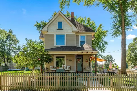 325 W Grant St, Sheridan, IL 60551