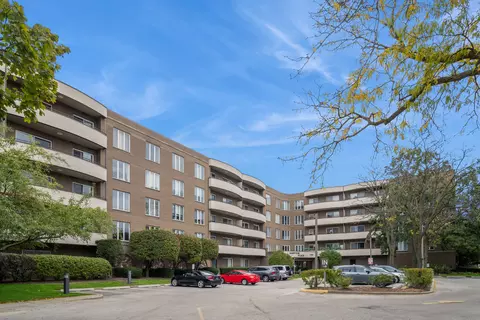 7201 N Lincoln Ave #301, Lincolnwood, IL 60712