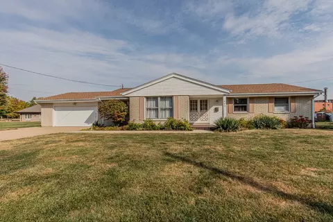 465 Prouty Dr, Princeton, IL 61356