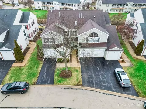 20 Coolidge Ct #B, Streamwood, IL 60107