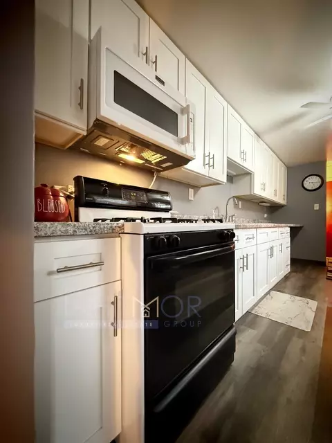 Kitchen - 16535 Hermitage Ave, Markham, IL 60428 photo 1 of 3