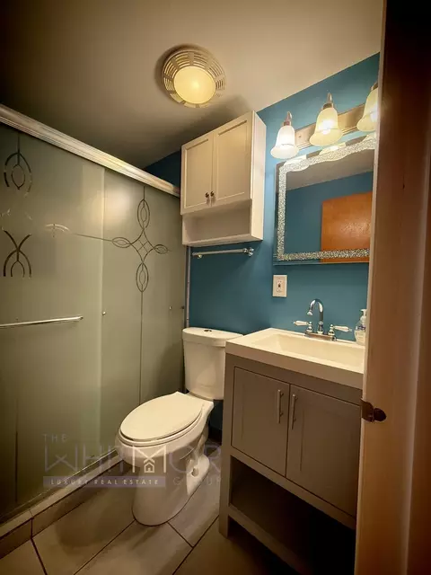 Bath - 16535 Hermitage Ave, Markham, IL 60428 photo 1 of 2