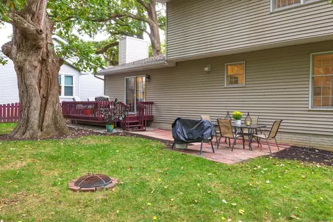 Exterior - 8 Edgewood Ct, Bloomington, IL 61701 photo 10 of 17
