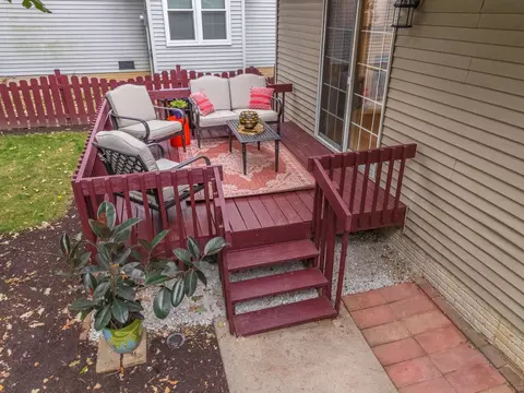 Exterior - 8 Edgewood Ct, Bloomington, IL 61701 photo 16 of 17