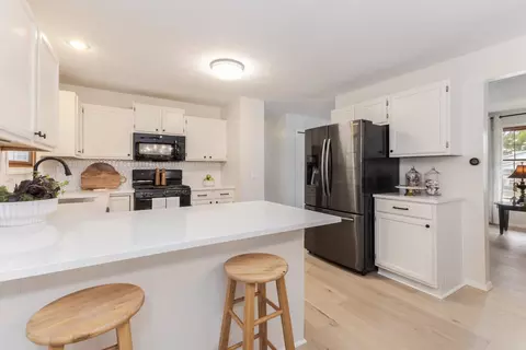 Kitchen - 8 Edgewood Ct, Bloomington, IL 61701 photo 4 of 4