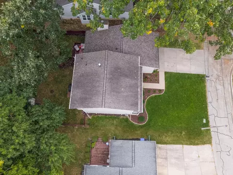 View/Area - 8 Edgewood Ct, Bloomington, IL 61701 photo 2 of 3
