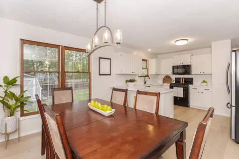 Dining - 8 Edgewood Ct, Bloomington, IL 61701 photo 2 of 2