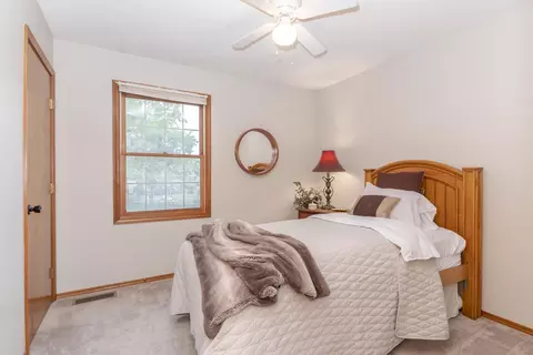 Bedroom - 8 Edgewood Ct, Bloomington, IL 61701 photo 6 of 6