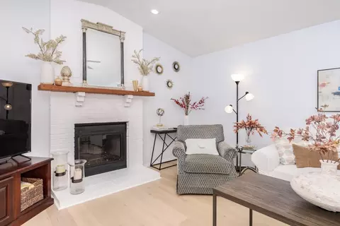 Living - 8 Edgewood Ct, Bloomington, IL 61701 photo 2 of 2