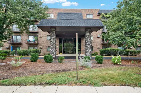 239 N Mill Rd #217, Addison, IL 60101