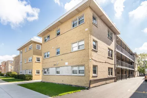 6733 W Irving Park Ave #2B, Chicago, IL 60634