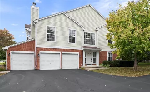 902 Sparta Ct, Vernon Hills, IL 60061