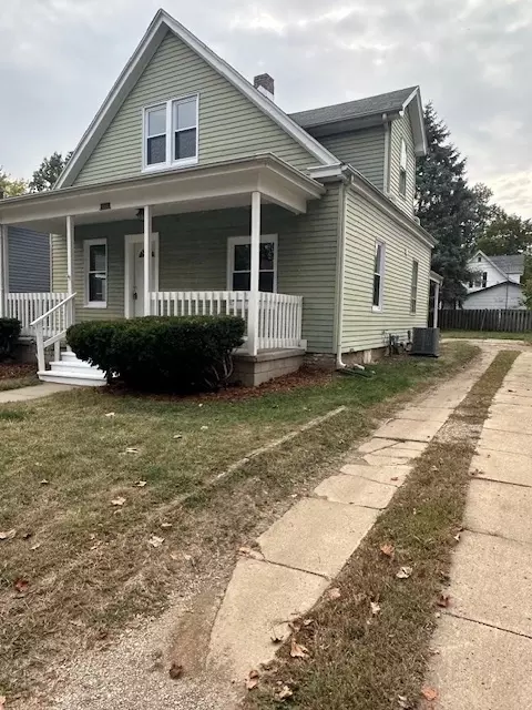 403 Willard Ave, Bloomington, IL 61701