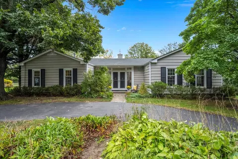 222 Lockerbie Ln, Wilmette, IL 60091