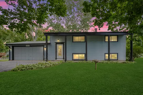 35663 N Helendale Rd, Ingleside, IL 60041