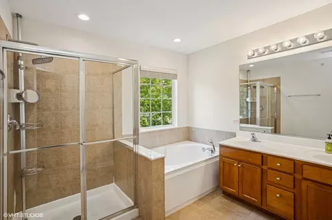 Bath - Undisclosed, Hoffman Estates, IL 60192 photo 1 of 3