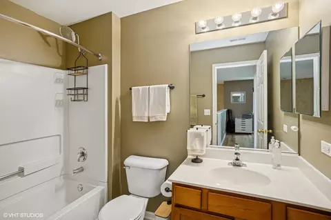 Bath - Undisclosed, Hoffman Estates, IL 60192 photo 2 of 3