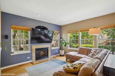 Living - Undisclosed, Hoffman Estates, IL 60192 photo 7 of 11