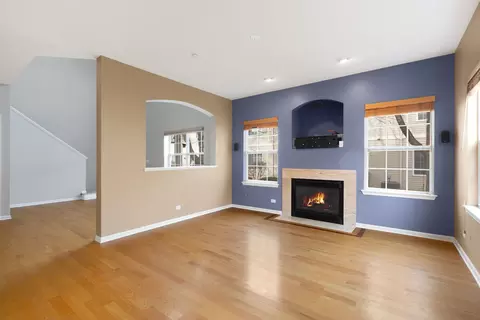 Living - Undisclosed, Hoffman Estates, IL 60192 photo 9 of 11