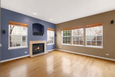 Living - Undisclosed, Hoffman Estates, IL 60192 photo 6 of 11