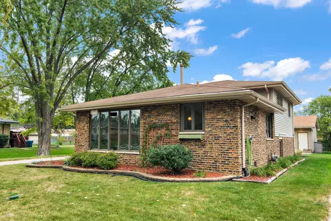 14601 Tripp Ave, Midlothian, IL 60445