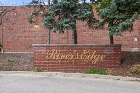 5340 N Lowell Ave #208, Chicago, IL 60630