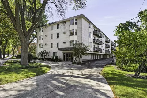 8232 Niles Center Rd #304, Skokie, IL 60077