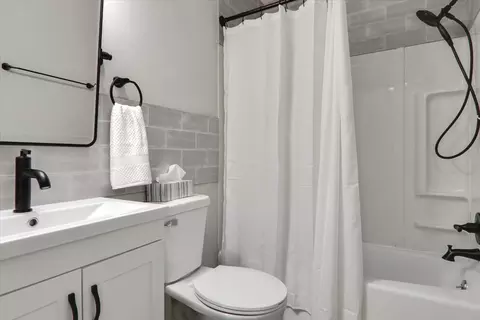 Bath - 601 N 3rd Ave, Chenoa, IL 61726 photo 1 of 1