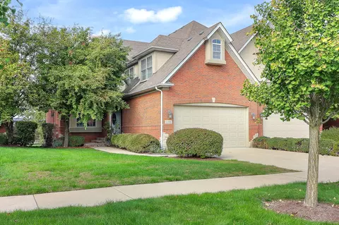 1208 Connamara Ct, Westmont, IL 60559