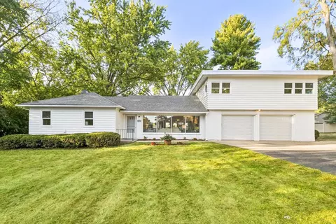 930 Jefferson Ave, Elgin, IL 60120
