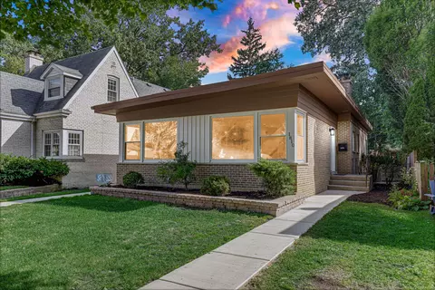 1810 South Blvd, Evanston, IL 60202