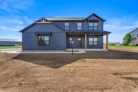 500 Prairie Meadows Dr, Heyworth, IL 61745
