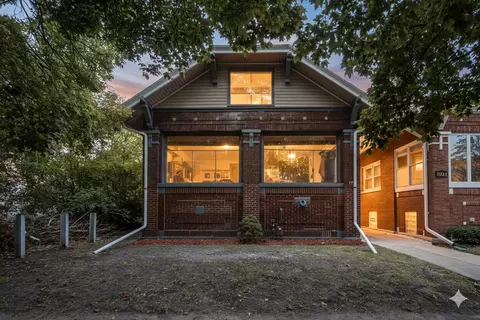 7345 S Bennett Ave, Chicago, IL 60649