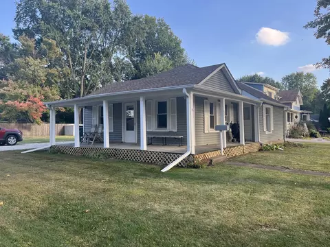 403 S West St, Plano, IL 60545