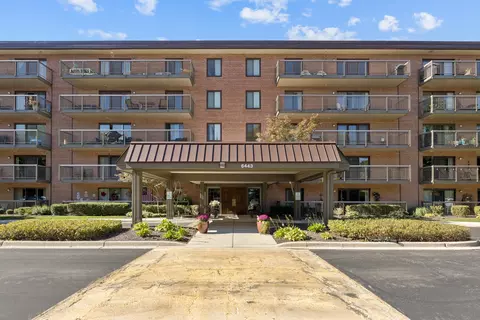 6443 Clarendon Hills Rd #206, Willowbrook, IL 60527