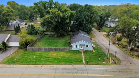 2020 W 4th St, Dixon, IL 61021