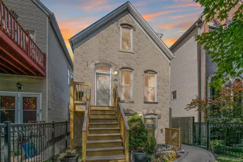 2418 W Charleston St, Chicago, IL 60647