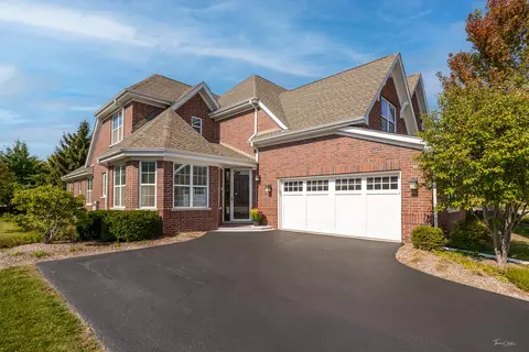 2286 Washington Dr, Northbrook, IL 60062