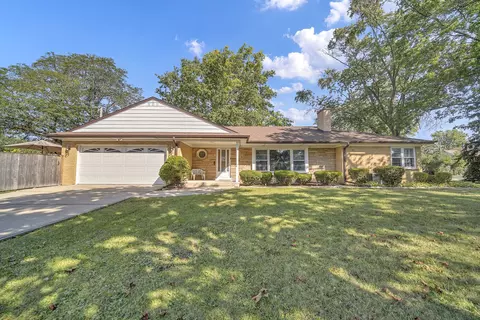 1500 Davis St, Park Ridge, IL 60068