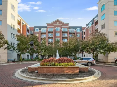 4811 N Olcott Ave #307, Harwood Heights, IL 60706