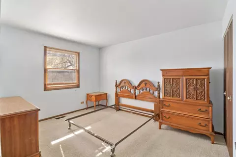 Bedroom - 4485 Bayside Cir, Hoffman Estates, IL 60192 photo 3 of 6