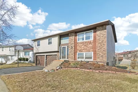 Exterior - 4485 Bayside Cir, Hoffman Estates, IL 60192 photo 2 of 11