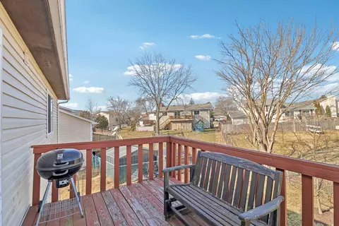 Exterior - 4485 Bayside Cir, Hoffman Estates, IL 60192 photo 10 of 11