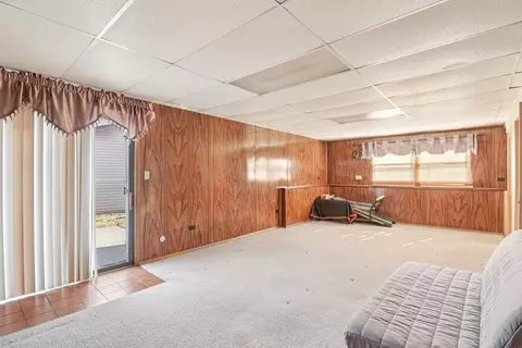 Living - 4485 Bayside Cir, Hoffman Estates, IL 60192 photo 7 of 7