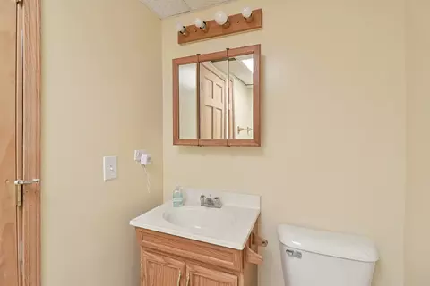 Bath - 4485 Bayside Cir, Hoffman Estates, IL 60192 photo 5 of 5