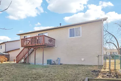 Exterior - 4485 Bayside Cir, Hoffman Estates, IL 60192 photo 4 of 11