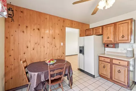 Kitchen - 4485 Bayside Cir, Hoffman Estates, IL 60192 photo 3 of 4