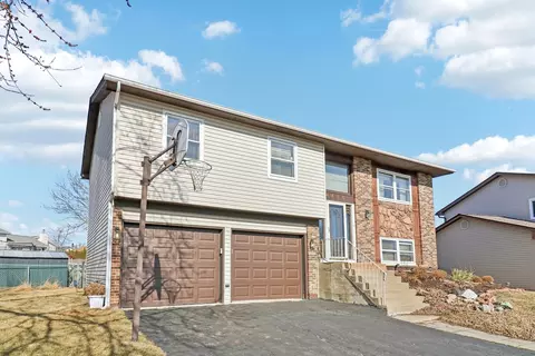 Exterior - 4485 Bayside Cir, Hoffman Estates, IL 60192 photo 3 of 11