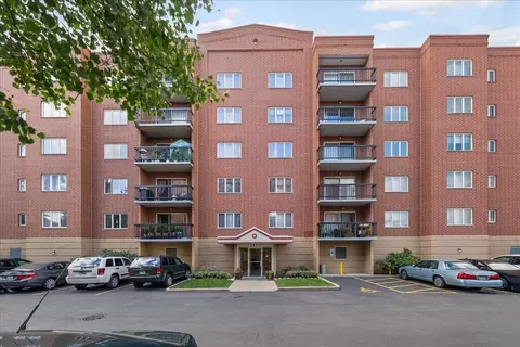 1470 Jefferson St #504, Des Plaines, IL 60016