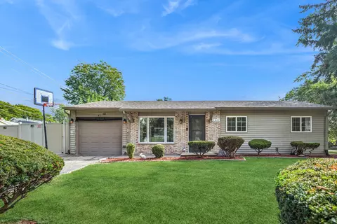 168 Bedford Rd, Bolingbrook, IL 60440